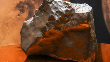 Dünyadan bile yaşlı! Meskene düşen meteorun sırrı