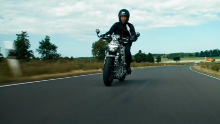 Honda, süratli şarj dayanaklı birinci elektrikli motosikletini tanıtmaya hazırlanıyor