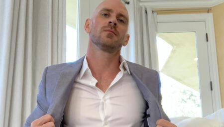Johnny Sins’in vefat haberi toplumsal medyaya bomba üzere düştü, şimdi 47 yaşındaydı
