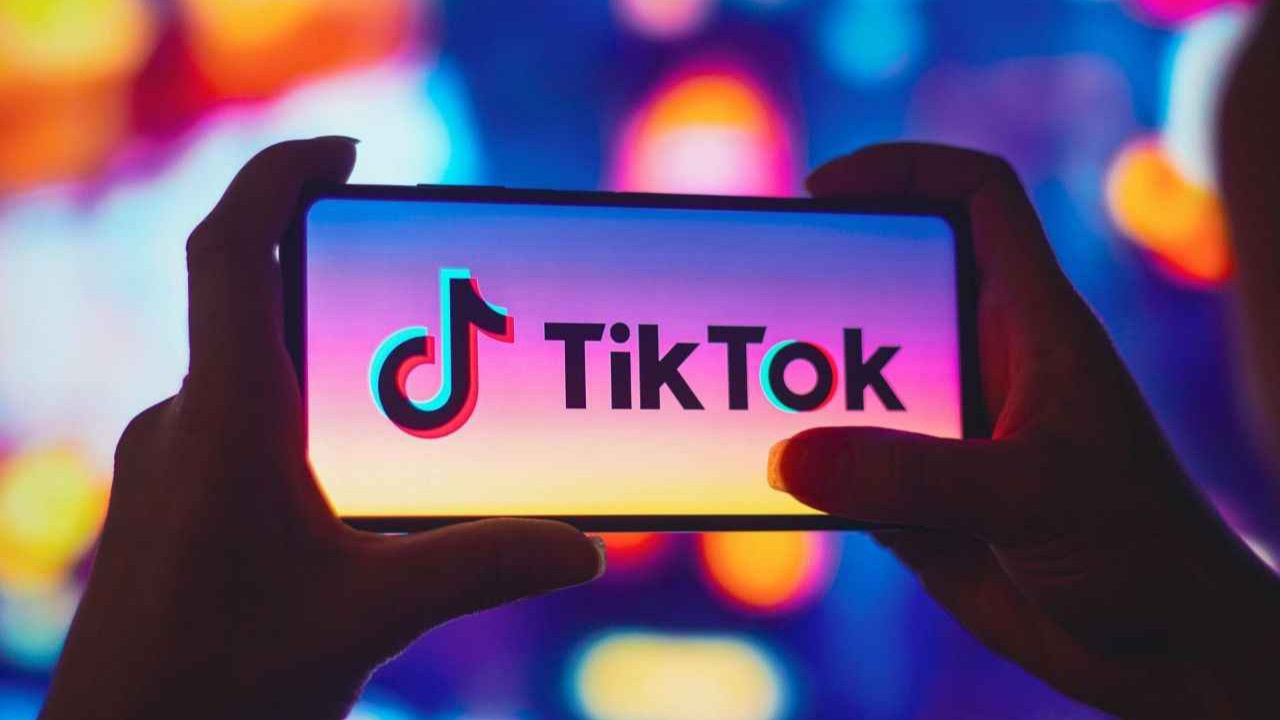 TikTok’tan ebeveynlere güvenlik atılımı: Çocuklar görüntü yükleyince bildirim gidecek