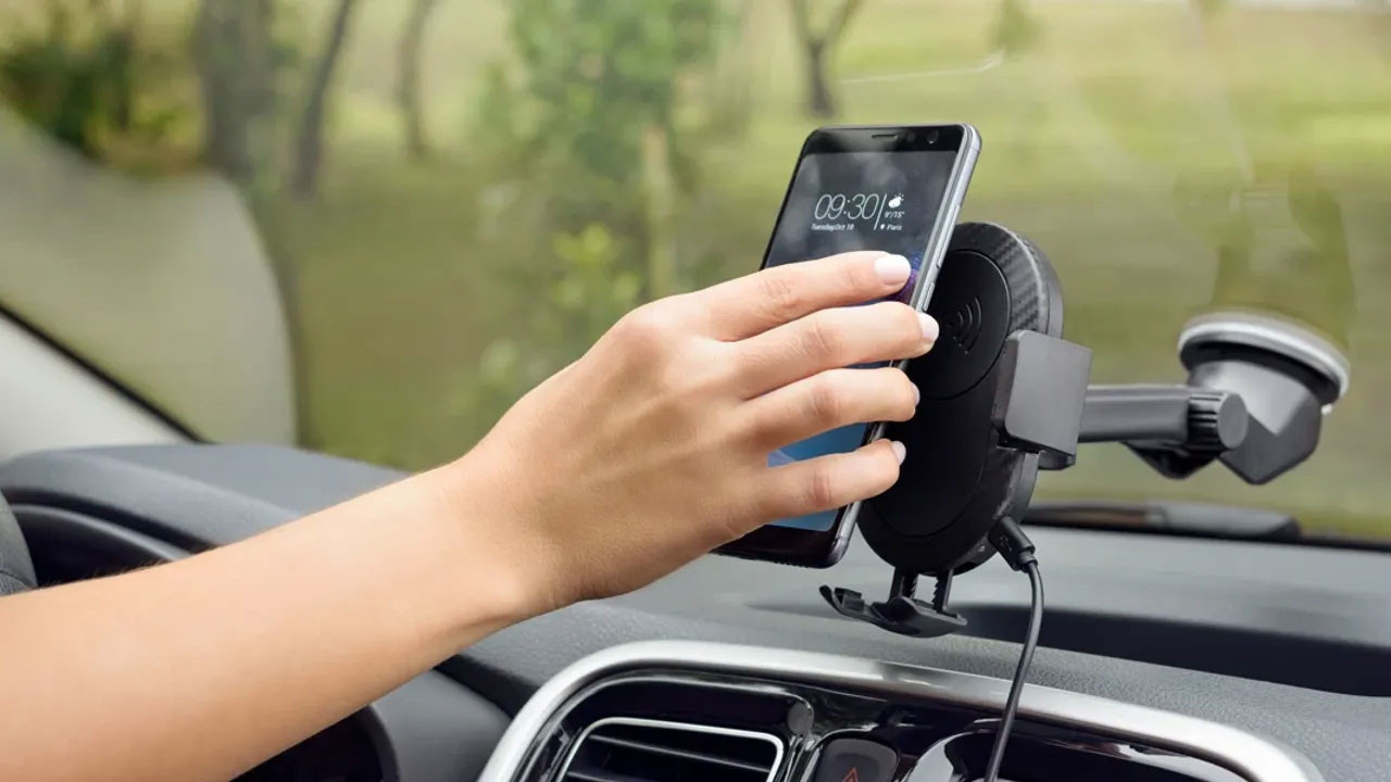 Araçta telefon tutucu kullananlara ceza tezi yalanlandı