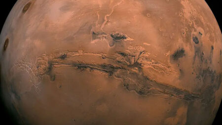 Bilim insanı, NASA’ya meydan okudu! “Mars’ta 50 yıl evvel hayat bulundu”