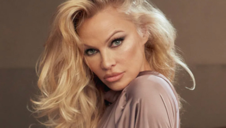 Pamela Anderson telaffuzuyla toplumsal medyada gündeme oturdu