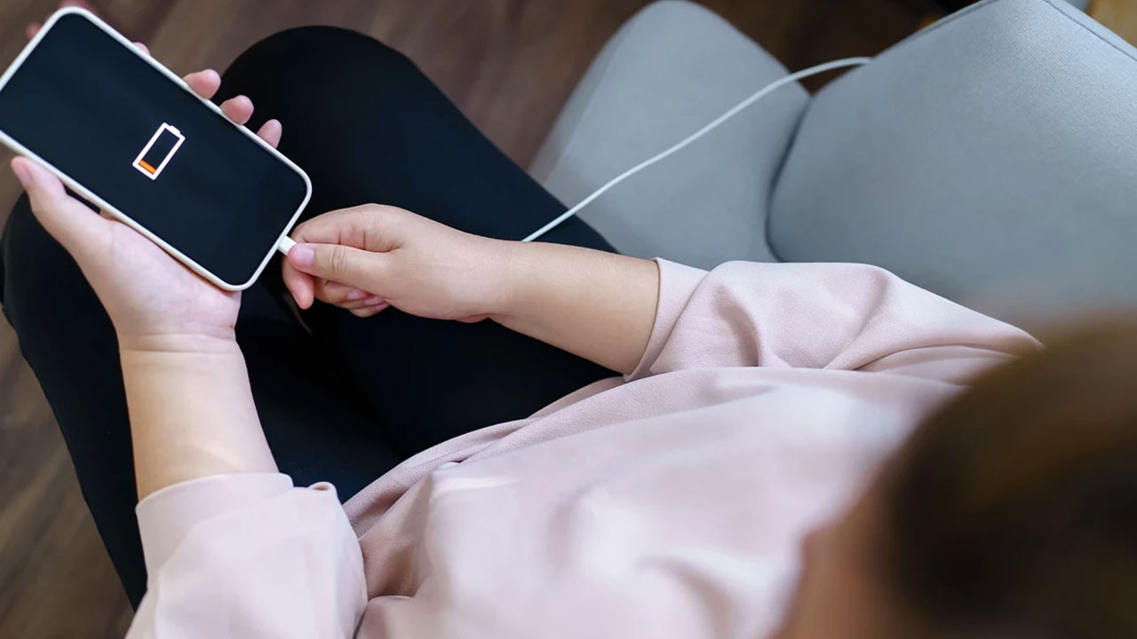 Telefonunu yüzde 100 şarj edenler büyük kusur yapıyor