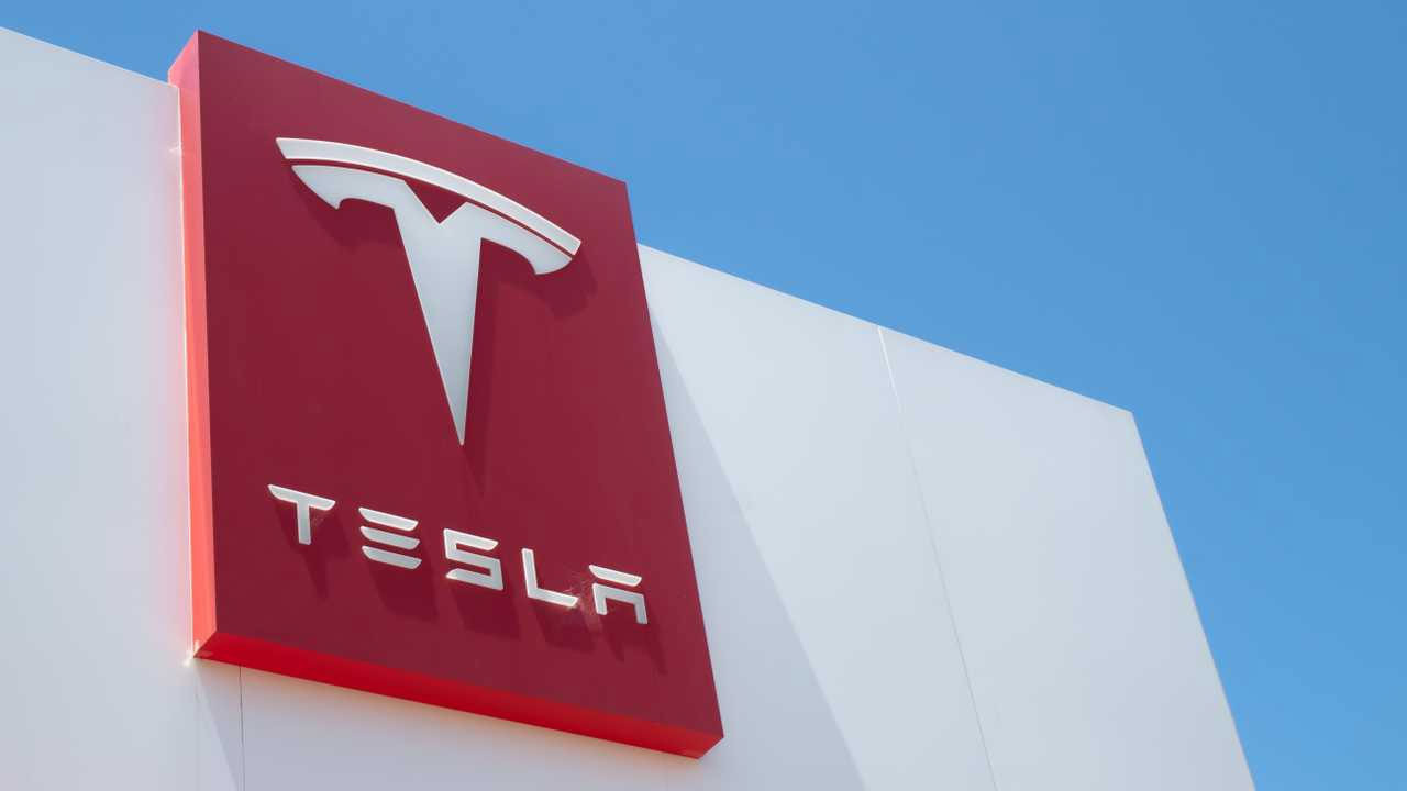 Ticaret Bakanlığı’ndan Tesla Türkiye’ye Yaptırım