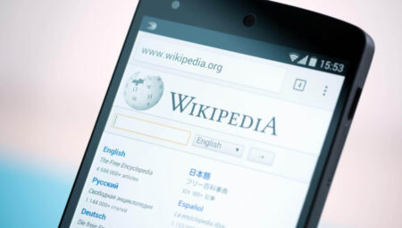 Wikipedia toplumsal medya akışına evrilecek